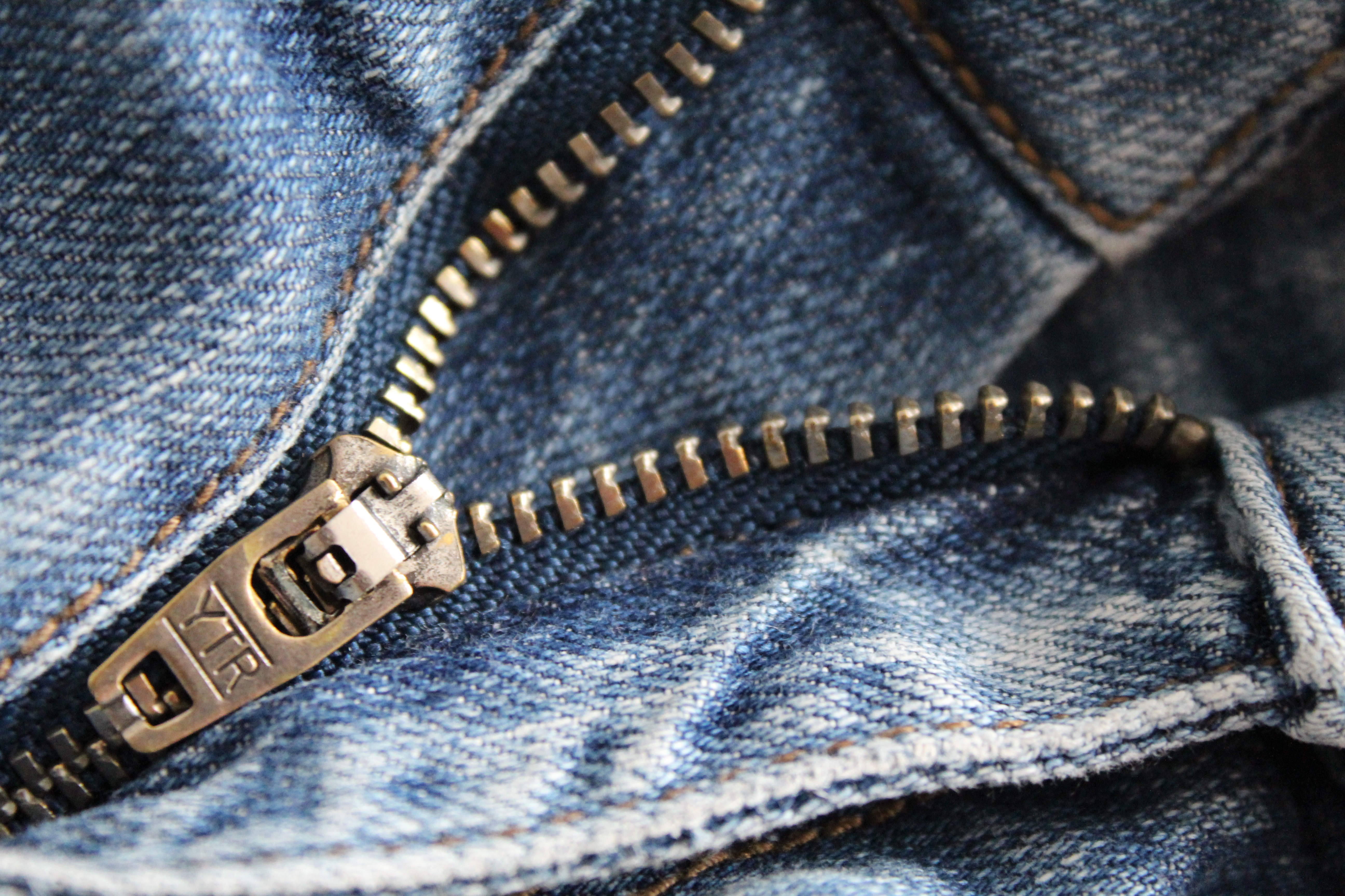 WHY I TRY (VERY HARD) TO NOT SHOP FAST FASHION.